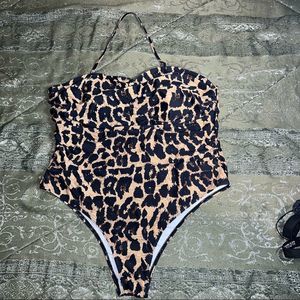 Leapord print swimsuit size 2Xl
